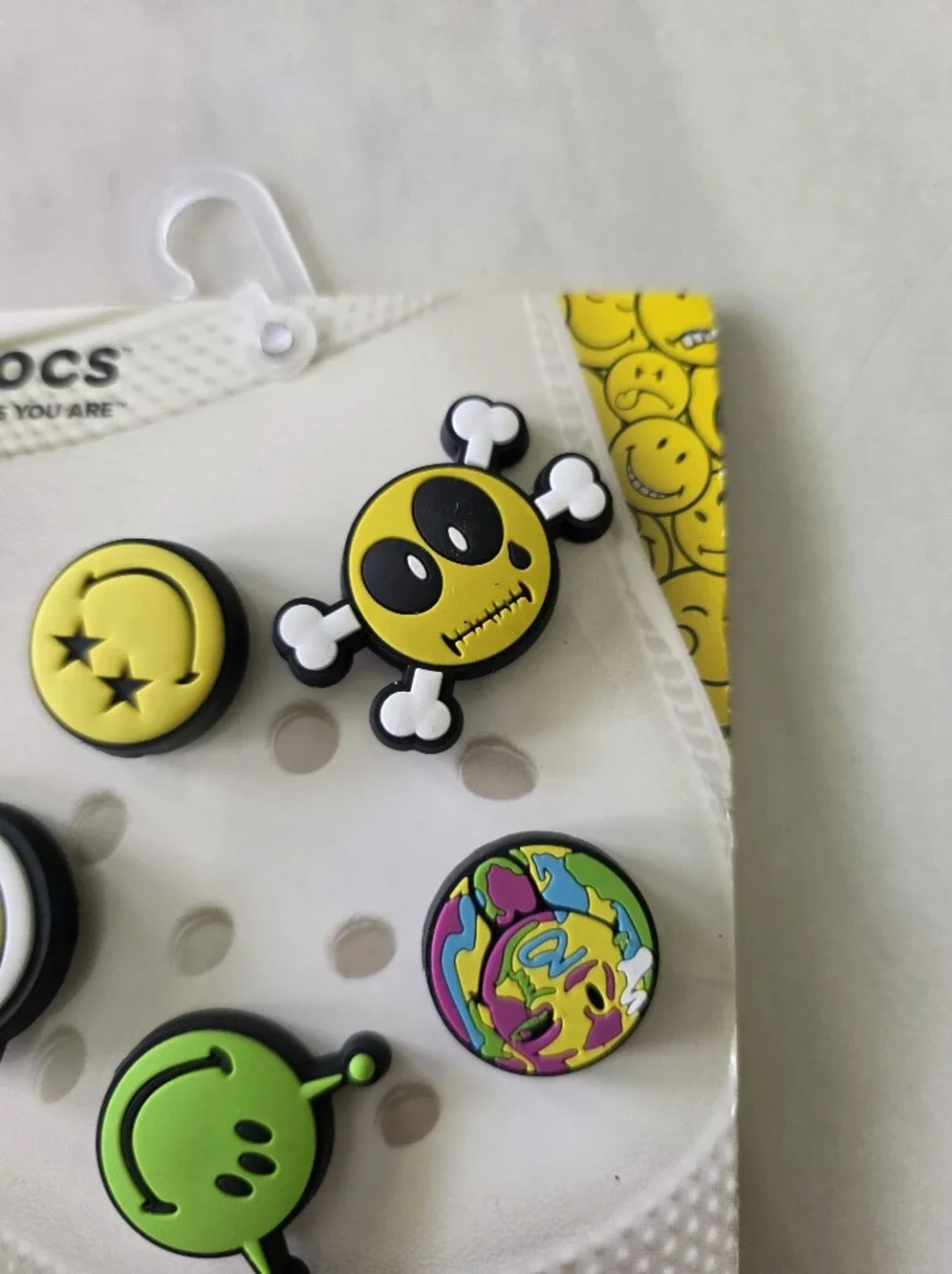 CROCS smileyworld jibbitz